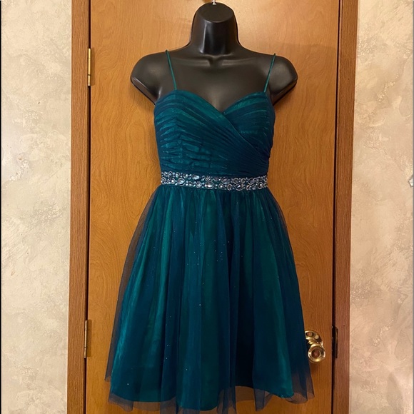 Semi Formal Tulled Dress W/ Spaghetti Straps - Picture 4 of 6